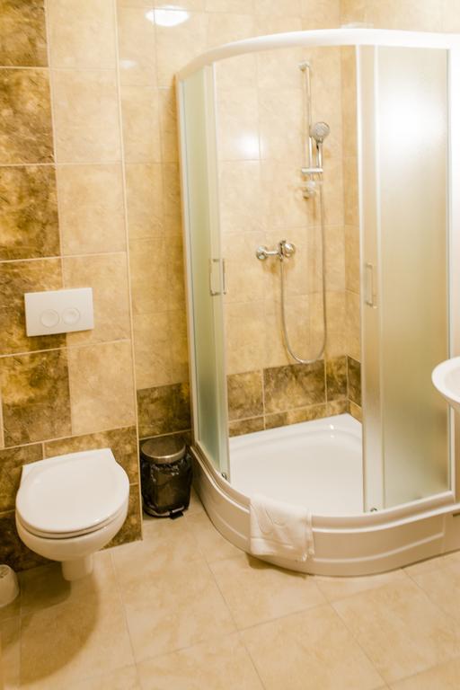 Hotel - Restauracja Platan Sędziszów Małopolski Buitenkant foto