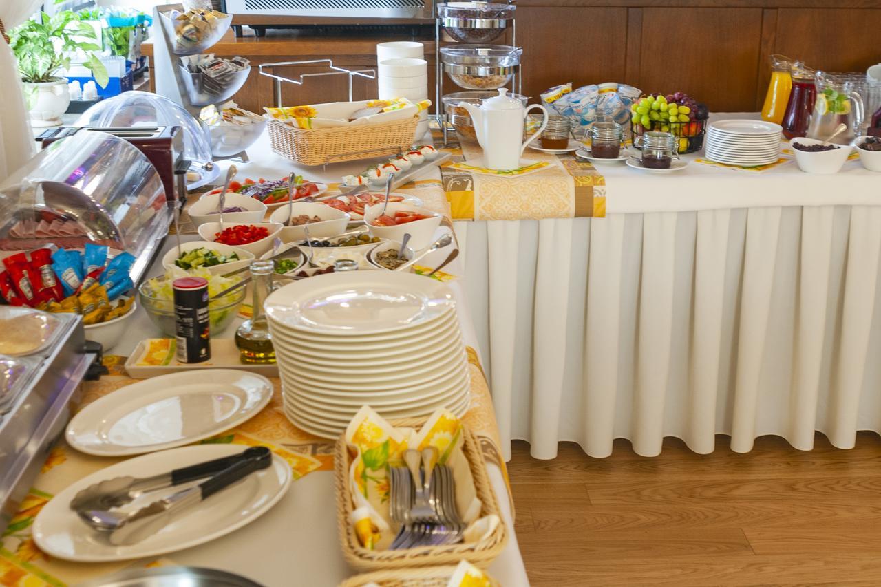 Hotel - Restauracja Platan Sędziszów Małopolski Buitenkant foto