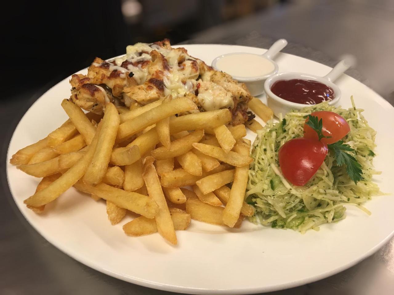 Hotel - Restauracja Platan Sędziszów Małopolski Buitenkant foto