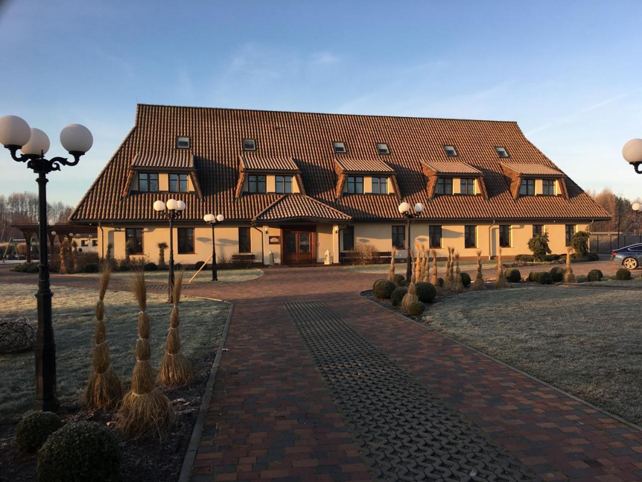 Hotel - Restauracja Platan Sędziszów Małopolski Buitenkant foto